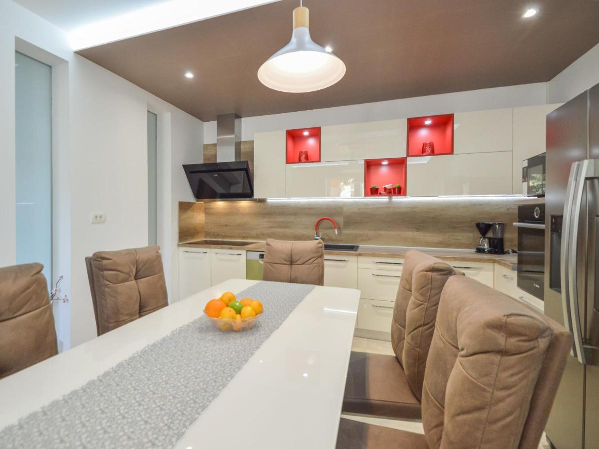 Apartment Mornar-5 By Interhome Trogir Exterior foto