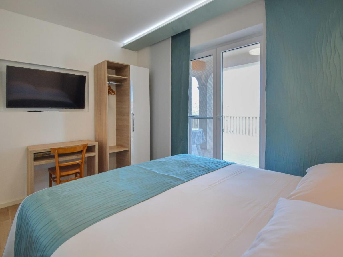Apartment Mornar-5 By Interhome Trogir Exterior foto